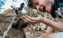 FOTO: Neodoljivi selfiji pravog dr. Dollitlea i životinja koji ostavljaju bez daha