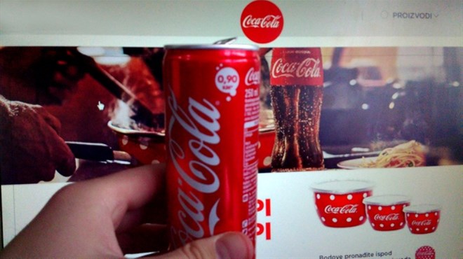 Diskoteke u Hercegovini limenke Coca-Cole na kojima piše 0,90 KM prodaju za 5 KM, najavljuju se prigovori