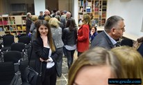 FOTO: Radoslav Bošnjak objavio 'Ponos visina', Gruđani i Širokobriježani ispunili knjižnicu