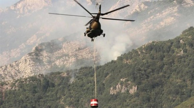Helikopter gasi požar na Čvrsnici