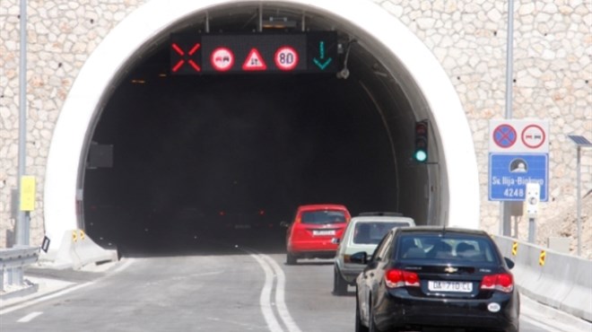 Vikend obilježile velike gužve: Povećava se promet kroz tunel Sveti Ilija