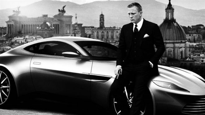 Godina 2018.: Vraća se najslavniji agent na svijetu, Bond James Bond