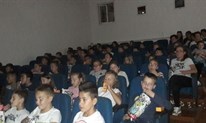 FOTO: Spektakl u kinodvorani Grude, više od stotinu djece uživalo u animiranom spektaklu