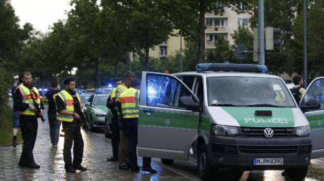 Nožem napadao građane u Münchenu: Ozlijeđeno više osoba
