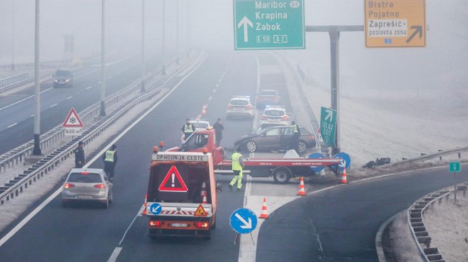 Na autocesti kod Zaprešića auto bh tablica naletio na stup, poginula 18-godišnja djevojka