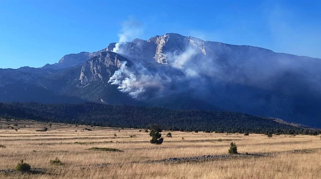 Kanader napustio Blidinje! Jutros gašenje samo sa zemlje