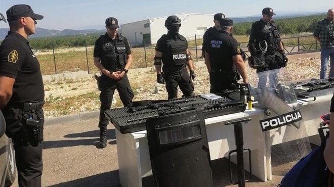 Hrvatske županije odbile da policajci nose obilježja Federacije BiH