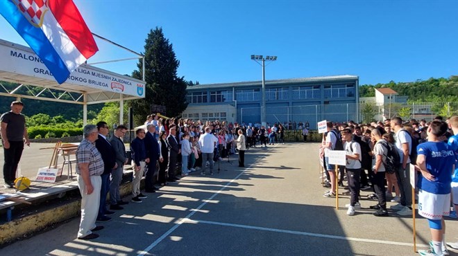 FOTO: Gruđani uspješni na Županijskim igrama! Zlato u nogometu, šahu, rukometu, košarci...