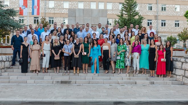 FOTO - 37. generacija Srednje škole A. B. Šimića Grude proslavila 20. obljetnicu mature