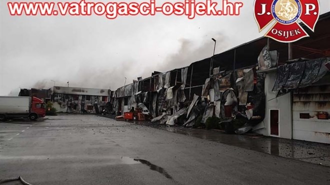 OSIJEK: Ogroman požar u skladištima tvrtki