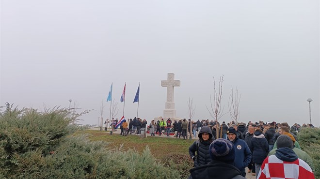 Deseci tisuća ljudi u Koloni sjećanja! Svjedočimo emocijama i pijetetu naroda