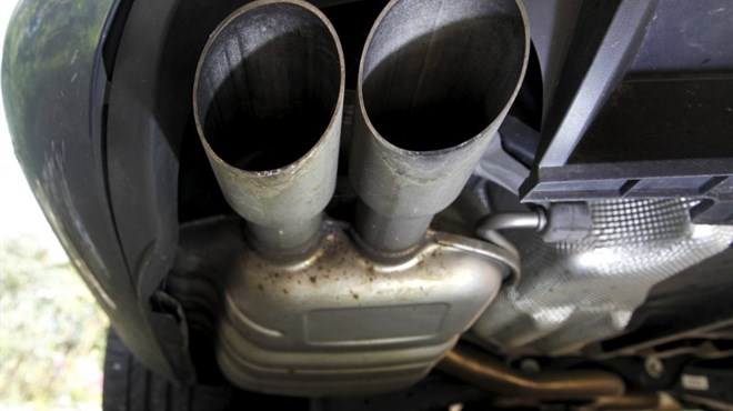 Sedam članica EU-a traži odgodu ograničenja emisija u autoindustriji