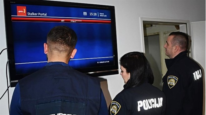 Objavljeni detalji: Uhićeno 11 osoba, zaplijenjeno 270 IPTV opreme, otkriveno više od 560 preprodavača, nađeni i droga, oružje...