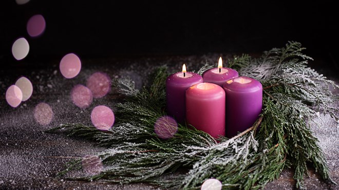 Danas je druga nedjelja Adventa, evo što današnja svijeća na vijencu simbolizira