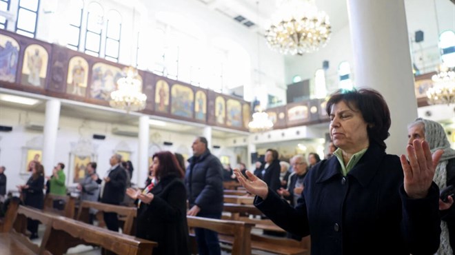 Sirijski kršćani nazočili božićnoj misi u Damasku prvi put nakon pada Assada