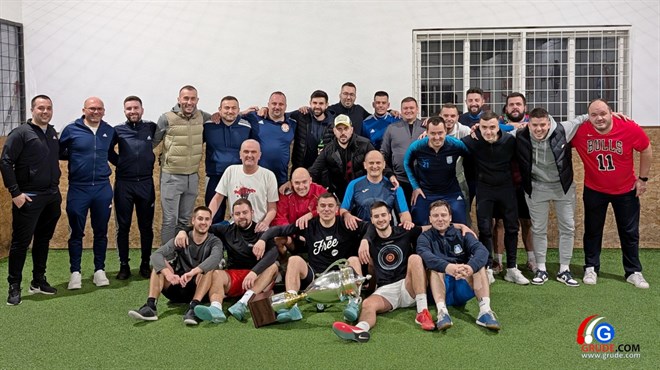 Turnir prijateljskih duša digao Grude na noge! Slavili su svi nazočni, a turnir osvojili Dario, Davor i Zulpić stariji