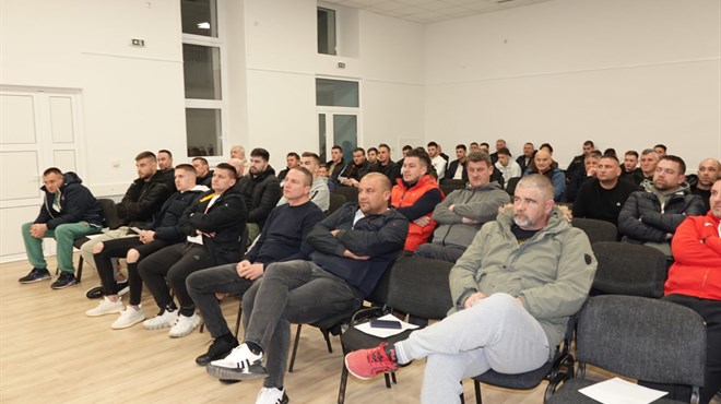 Osnovan malonogometni klub Imotska krajina, predsjednik je Marin Ćapin, tajnik Jerko Leko