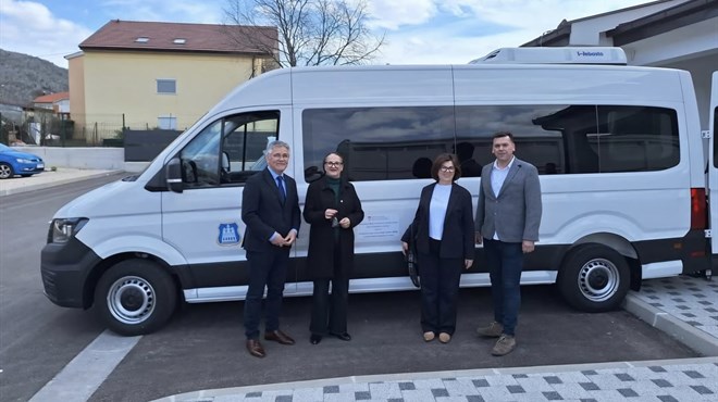 Novo specijalno vozilo za Edukacijsko-rehabilitacijski centar za djecu i mlade s teškoćama u razvoju
