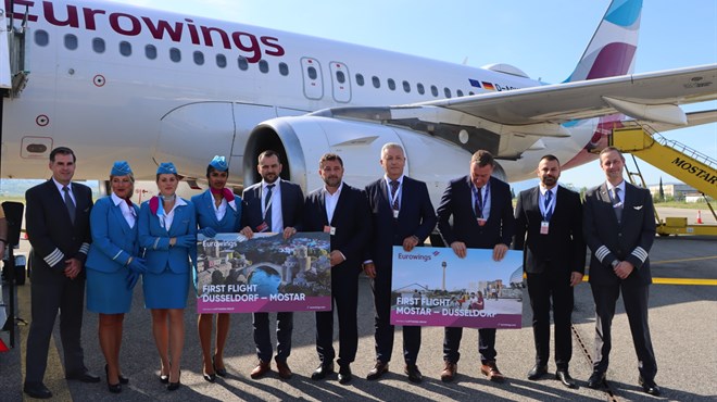 Prvi avion pun putnika iz Düsseldorfa sletio u Mostar FOTO