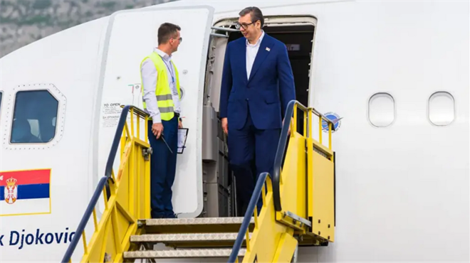 Vučić poletio za Moskvu, pa zapeo u Bakuu