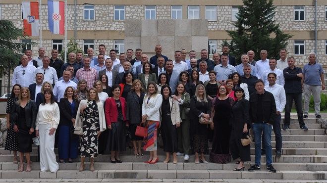 Nekdašnji grudski srednjoškolci proslavili 30. obljetnicu mature