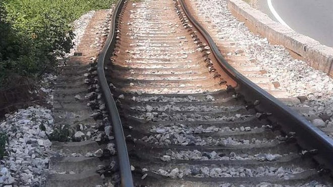 U Mostaru do 42°C. Od vrućine se iskrivile željezničke tračnice