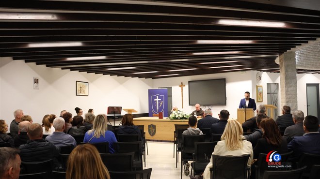 Predstavljena knjiga