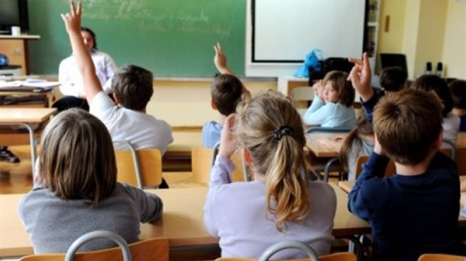 Mostar: Ugledni liječnik održao predavanje o važnosti kretanja djece i uvođenju novih metoda učenja 