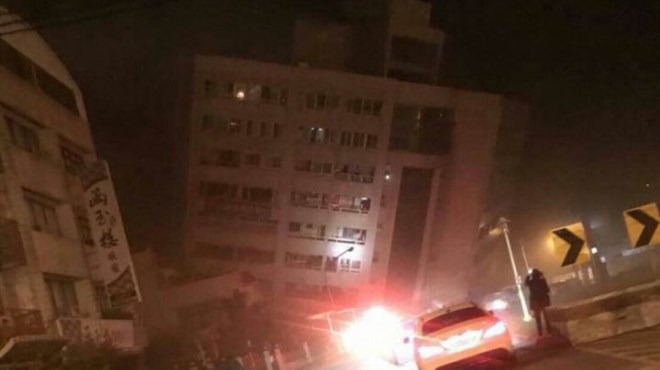 ​VIDEO Tajvan pogodio snažan potres, ruše se kuće i zgrade, ljudi zarobljeni u srušenom hotelu