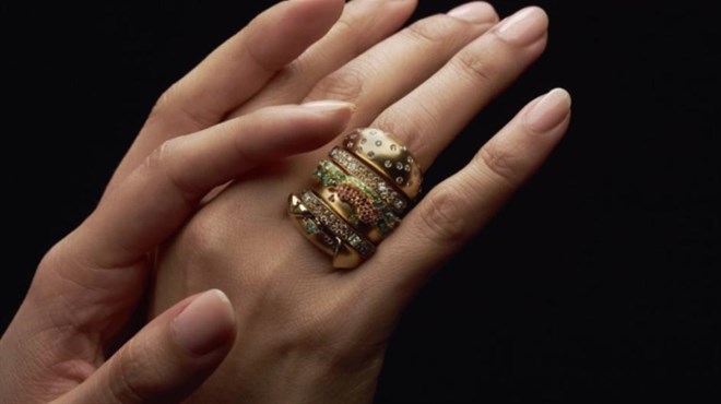 McDonald's poklanja zlatni prsten obogaćen dijamantima, vrijedan više od 10.000 eura
