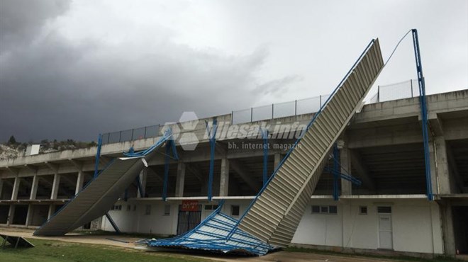 Snažan vjetar u potpunosti uništio krov na stadionu GOŠK-a 