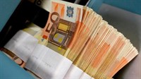 Kada se uveo euro tiskano je dovoljno novčanica da pokrije površinu 15.000 nogometnih igrališta 