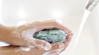 Prenosi li sapun bakterije i je li bolji tekući?