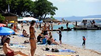 75.000 gostiju na Makarskom primorju: Velika smjena gostiju na obali, gužve na cestama u Dalmaciji