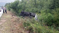 Više putnika ozljeđeno u prevrtanju autobusa iz Mostara