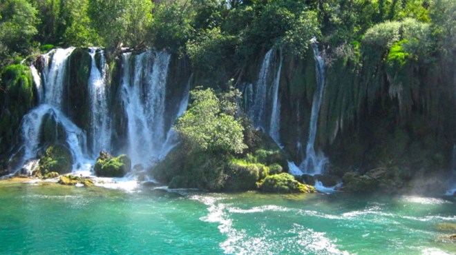 Vodopad Kravica obara rekorde posjećenosti iako još nije povezan javnim prijevozom s Mostarom