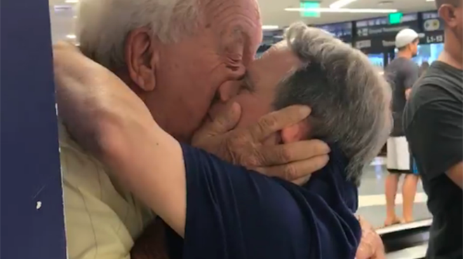 Tata od 88 godina i 53-godišnji sin s Downom prvi su put bili razdvojeni 5 dana. Nismo vidjeli slađi susret