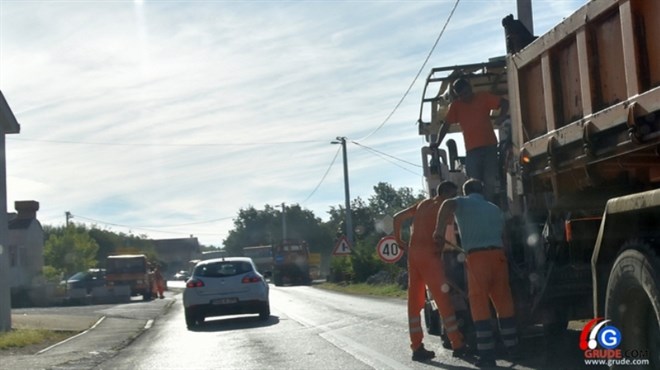 FOTO: Vozači oprez! Rekonstruira se cesta na području općine Grude