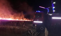 Grude: Požar na Ledincu, stradao drveni stup od struje, u Sovićima gorio Golf FOTO