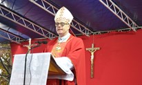 Propovijed željezanskog biskupa Egidija Živkovića na misi zadušnici u Vukovaru