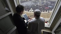 Papa Franjo pokrenuo prvu aplikaciju za molitvu, evo kako funkcionira