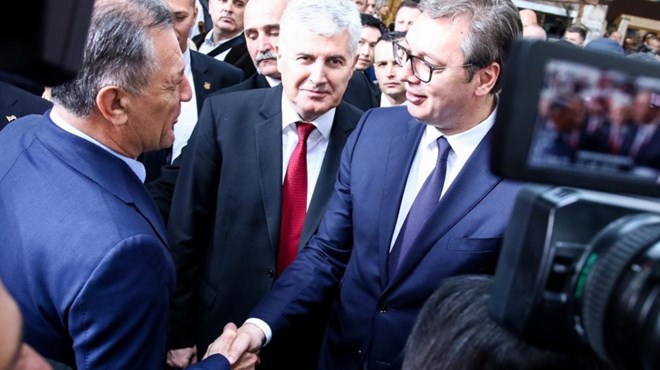 Vučić konačno upoznao Zdravka Mamića: Palo srdačno rukovanje