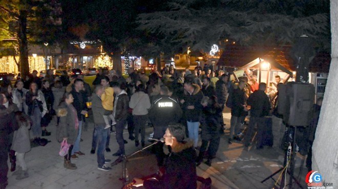 FOTO: Manifestacija 'Božić svima' u Grudama opravdala naziv već prvoga dana
