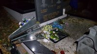 Radikali teško oštetili groblje u Tuzli, otvarali i grobnice