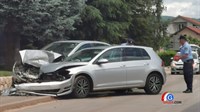 Foto: Teža nesreća na Trnu, veća materijalna šteta na automobilima