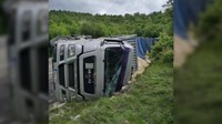 Livno: U prevrtanju kamiona ozljeđen vozač
