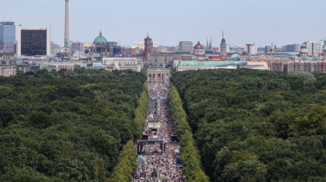 U Njemačkoj protiv korone prosvjedovale stotine tisuća ljudi! Smrtnost od nje je 0,6 posto