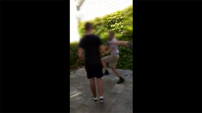 Pretučen dugokosi napadač na mladića kod Splita, slomljena mu ruka