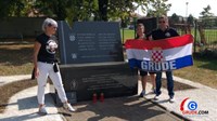 FOTO/VIDEO: Grude bodrile Mitnicu u srcu Vukovara! Orilo se 'Herceg Bosno, srce ponosno'