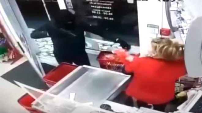 VIDEO: Propali pokušaj pljačke trgovine u Širokom Brijegu, radnica ga ''istrala ko muhu''!